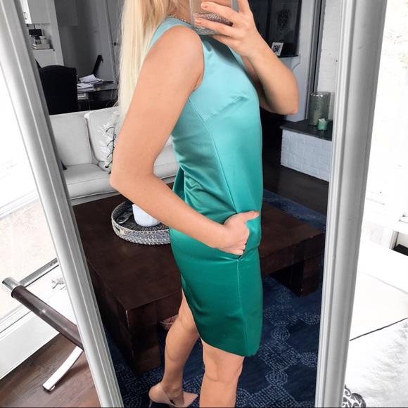 👗 ESCADA OMBRE GREEN SLEEVELESS MINI DRESS! - Picture 3 of 16